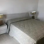 Le 5 מלון דירות 3*